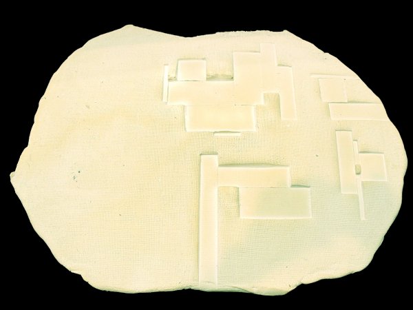 Espais il·limitats XXXVII,  porcelana, 58 x 44 x 1,5 cm. , 2012, TRENCADA